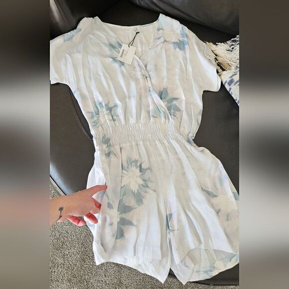 Nwt printed shorts romper - Picture 4 of 5